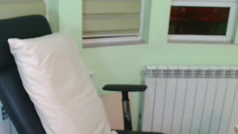 independent model online show from 9, 12, 2024