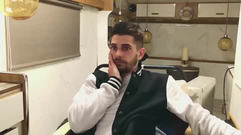 independent model online show from 12, 3, 2026