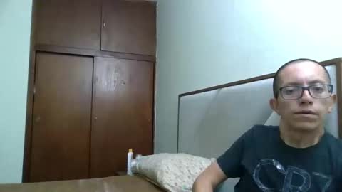 Snapshot of fonzi_flores chatting on 22, 11, 2025 fonzi_flores online show from 22, 11, 2025