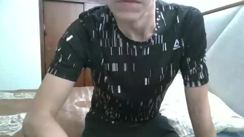 Snapshot of fonzi_flores chatting on 14, 12, 2025 fonzi_flores online show from 14, 12, 2025