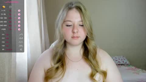 Snapshot of forever_cute chatting on 20, 9, 2025 Ann online show from 20, 9, 2025
