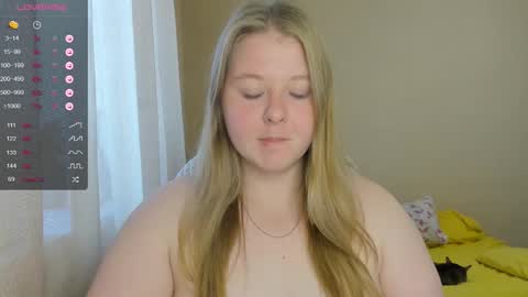 Snapshot of forever_cute chatting on 29, 9, 2025 Ann online show from 29, 9, 2025