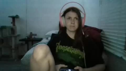 Snapshot of foursknfairy chatting on 18, 4, 2026 foursknfairy online show from 18, 4, 2026