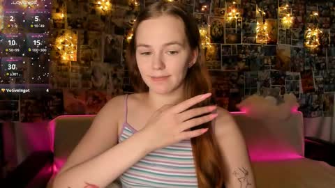 Snapshot of fox_lisaaa chatting on 15, 12, 2025 Lisa online show from 15, 12, 2025