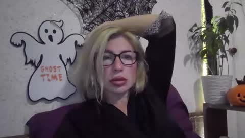 fox_red_lady7 online show from 27, 10, 2025