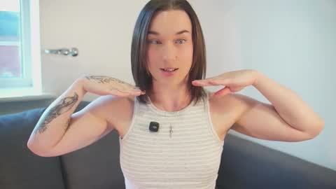 Snapshot of foxfilms chatting on 28, 9, 2025 Em online show from 28, 9, 2025