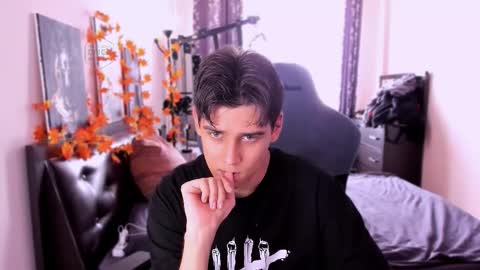 Snapshot of foxicfu chatting on 13, 11, 2025 Foxicfu online show from 13, 11, 2025