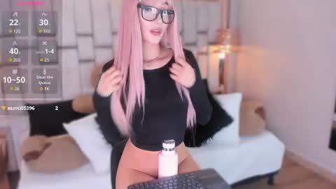 Snapshot of foxxxypink chatting on 19, 6, 2026 fox with 3 xs online show from 19, 6, 2026