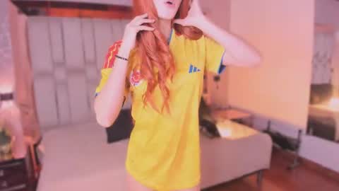 Snapshot of foxxxypink chatting on 27, 6, 2026 fox with 3 xs online show from 27, 6, 2026