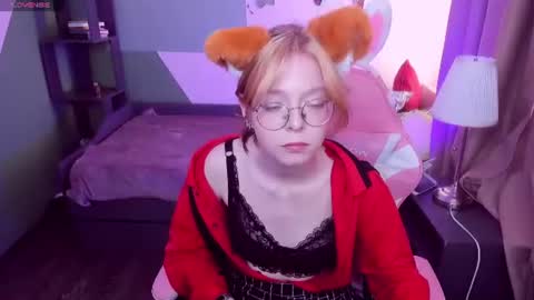Snapshot of foxxxypolly chatting on 12, 6, 2026 Polly online show from 12, 6, 2026
