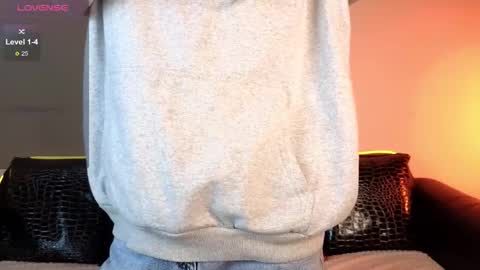 Snapshot of foxxy_girl_ chatting on 26, 9, 2025 andice online show from 26, 9, 2025