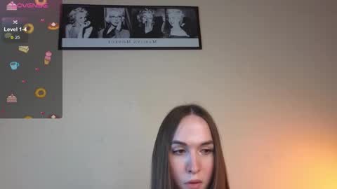 Snapshot of foxxy_girl_ chatting on 29, 9, 2025 andice online show from 29, 9, 2025