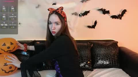 Snapshot of foxxy_girl_ chatting on 31, 10, 2025 andice online show from 31, 10, 2025