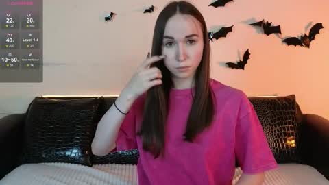 Snapshot of foxxy_girl_ chatting on 4, 11, 2025 andice online show from 4, 11, 2025