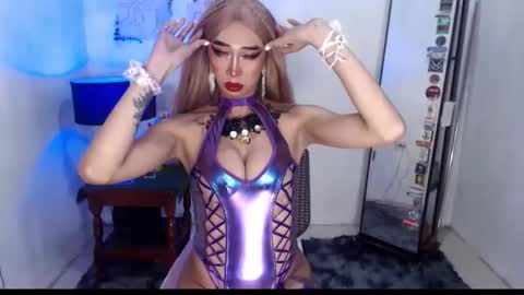 foxy_goddess online show from 4, 12, 2025