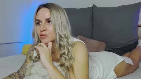 Foxy Kimmi online show from 22, 11, 2025