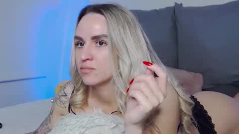 Foxy Kimmi online show from 23, 12, 2025