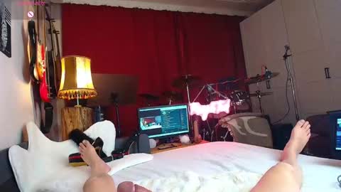 Snapshot of foxyandted chatting on 8, 10, 2025 FoxyandTed online show from 8, 10, 2025