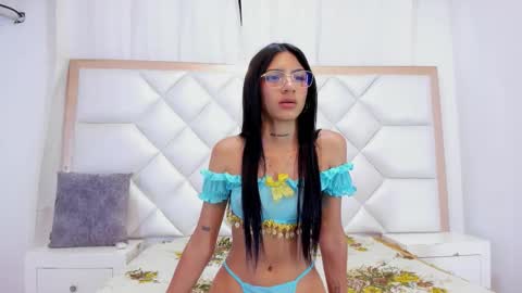 Snapshot of foxyhillx chatting on 26, 10, 2025 foxyhillx online show from 26, 10, 2025