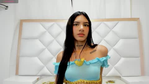 Snapshot of foxyhillx chatting on 30, 10, 2025 foxyhillx online show from 30, 10, 2025