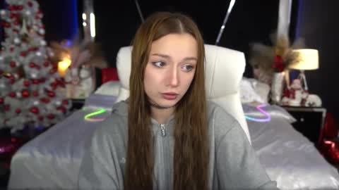 Snapshot of foxymayy chatting on 13, 12, 2025 Maya online show from 13, 12, 2025