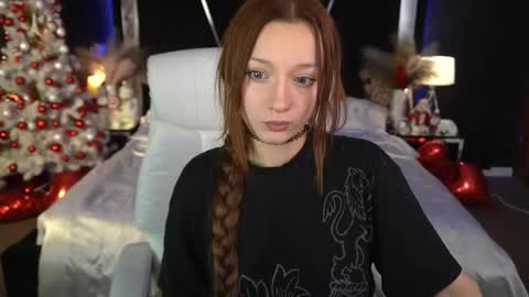 Snapshot of foxymayy chatting on 19, 12, 2025 Maya online show from 19, 12, 2025