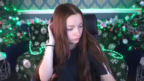 Snapshot of foxymayy chatting on 22, 12, 2025 Maya online show from 22, 12, 2025