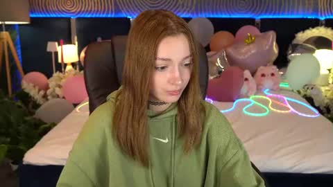 Snapshot of foxymayy chatting on 13, 7, 2026 Maya online show from 13, 7, 2026