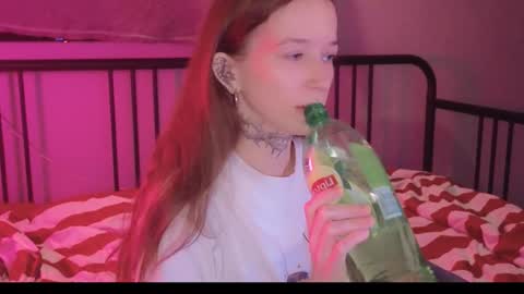 fran_bow online show from 25, 3, 2026