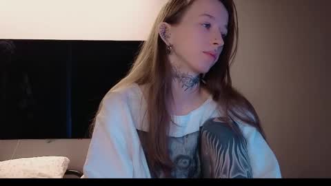 fran_bow online show from 22, 4, 2026