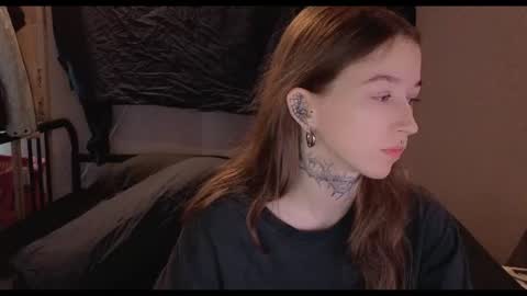 Snapshot of fran_bow chatting on 9, 6, 2026 fran_bow online show from 9, 6, 2026