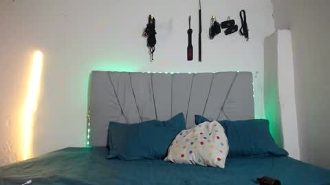 francihot4 online show from 15, 9, 2025