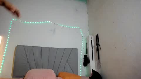 francihot4 online show from 9, 11, 2025