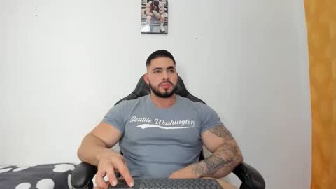 frank_foxx1 online show from 4, 11, 2025