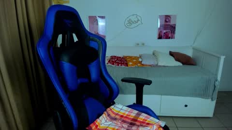 Snapshot of frank_mooree chatting on 7, 11, 2025 Frank online show from 7, 11, 2025