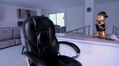 Frank Farrell. Hey remember to give me a thumbs up Ty online show from 29, 1, 2025