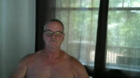 Snapshot of frankfruter10 chatting on 8, 7, 2026 hung4fun online show from 8, 7, 2026