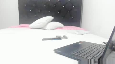 Snapshot of franyjuly chatting on 9, 1, 2025 franyjuly online show from 9, 1, 2025