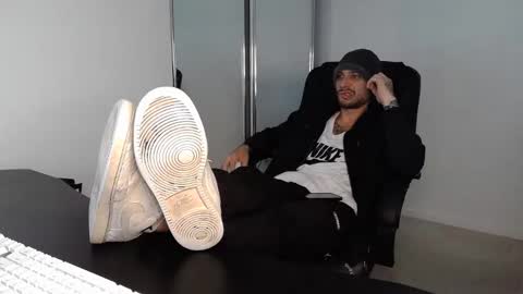 Snapshot of fraser_guilen chatting on 4, 2, 2025 Fraser online show from 4, 2, 2025