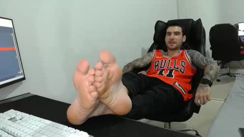 Snapshot of fraser_guilen chatting on 18, 10, 2025 Fraser online show from 18, 10, 2025