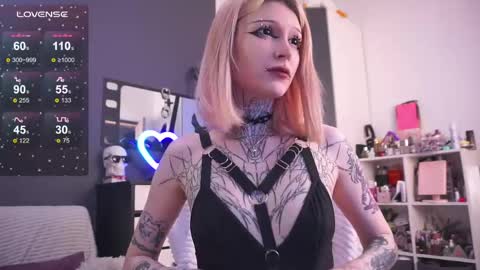 Asya UwU   online show from 28, 5, 2026
