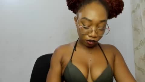 Snapshot of freaky_ebonygirl chatting on 17, 9, 2025 Freaky ebonygirl online show from 17, 9, 2025