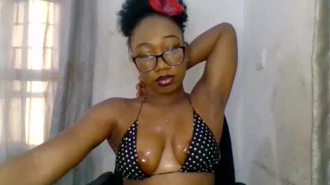 Snapshot of freaky_ebonygirl chatting on 17, 10, 2025 Freaky ebonygirl online show from 17, 10, 2025