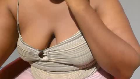 Snapshot of freaky_slut5 chatting on 14, 11, 2025 freaky slut5 online show from 14, 11, 2025