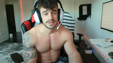 Snapshot of freakyfitking chatting on 21, 12, 2024 freakyfitking online show from 21, 12, 2024