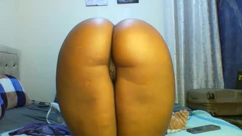 Snapshot of freakypetitebooty chatting on 11, 9, 2025 freaky online show from 11, 9, 2025