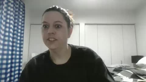 Snapshot of freckles232399 chatting on 4, 4, 2026 freckles232399 online show from 4, 4, 2026