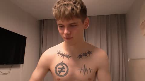 fredd_xanderrs online show from 23, 10, 2025