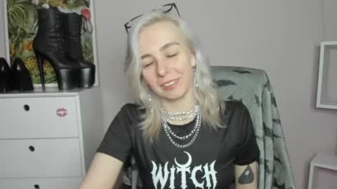 Snapshot of freeanne chatting on 17, 6, 2026 Anne online show from 17, 6, 2026