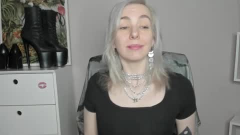Snapshot of freeanne chatting on 23, 6, 2026 Anne online show from 23, 6, 2026